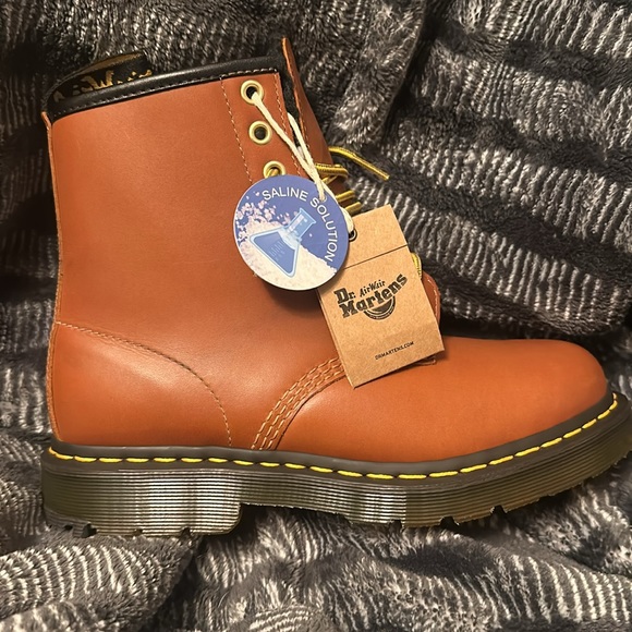 Unisex fur lined Doc Martens. Women’s 7 and Men’s 5.5 - Picture 3 of 5